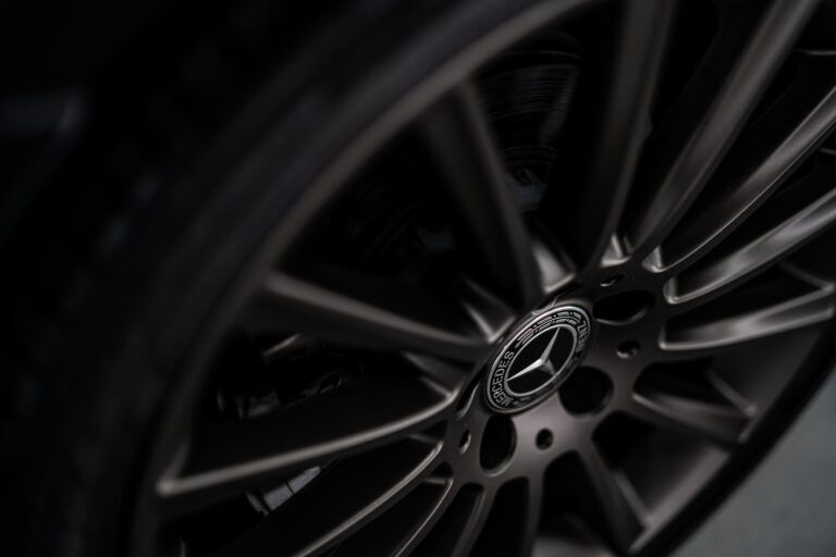 car-gb45437f7b_1920